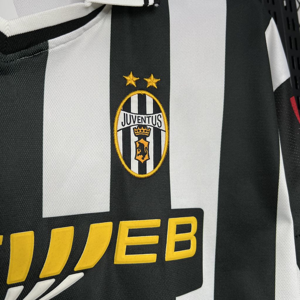 2024092914322145.jpg Retro Juventus 2001/02 Home Jersey - Image 4