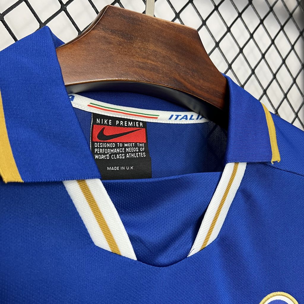 202409291437348.jpg Retro Italy 1996 Home Jersey - Image 6