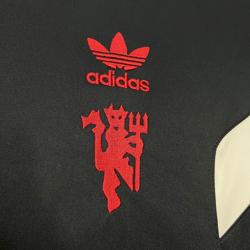 2024100521295162.jpg Mens Manchester United 2024/25 Originals Tee Black Jersey - Image 4