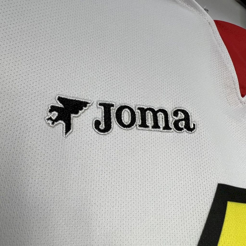 2024101318430114.jpg Retro Rayo Vallecano 2001/02 Home Jersey - Image 7