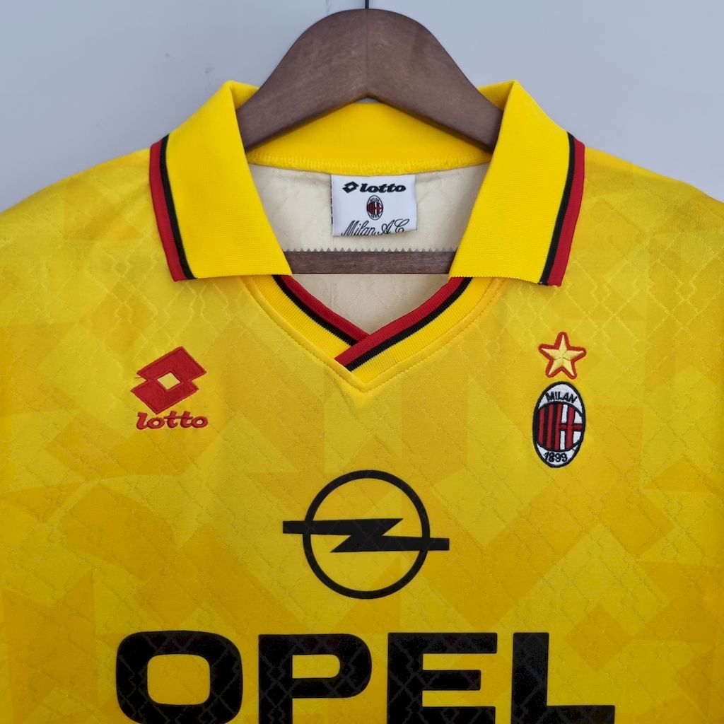 2024101709094184.jpg Retro AC Milan 1995/96 Third Jersey - Image 5
