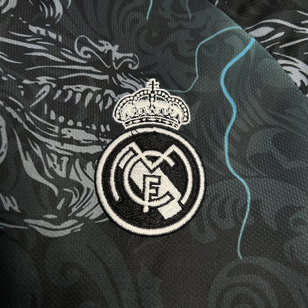 202410181306284.jpg Mens Real Madrid 2024/25 Black Dragon Jersey - Image 3