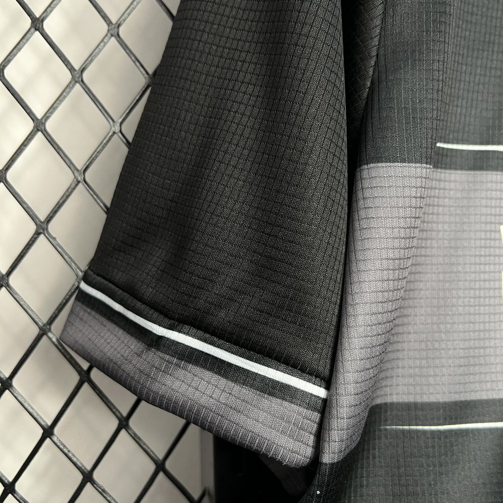 2024101813073277.jpg Mens VfB Stuttgarts 2024/25 Thirds Jersey - Image 7