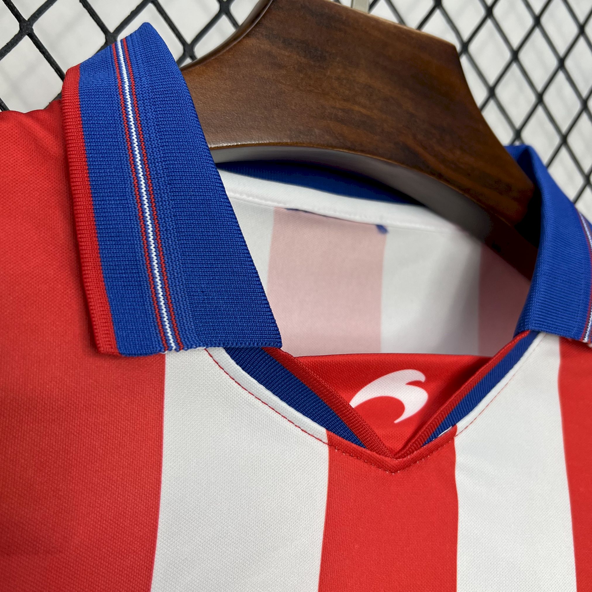 2024102118330722.jpg Retro Sporting de Gijón 2001/02 Home Jersey - Image 6