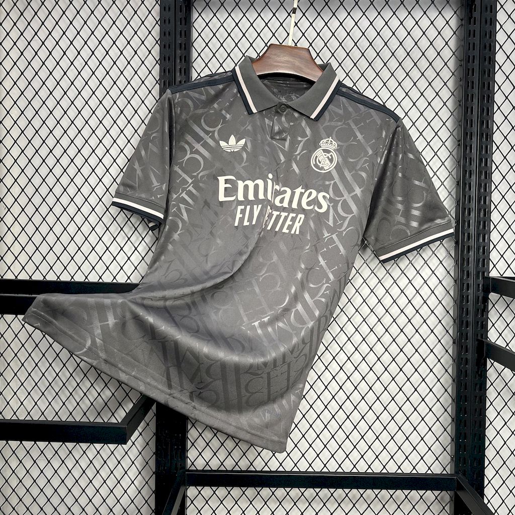 2024102318042199.jpg Mens Real Madrid 2024/25 Third Jersey - Image 1