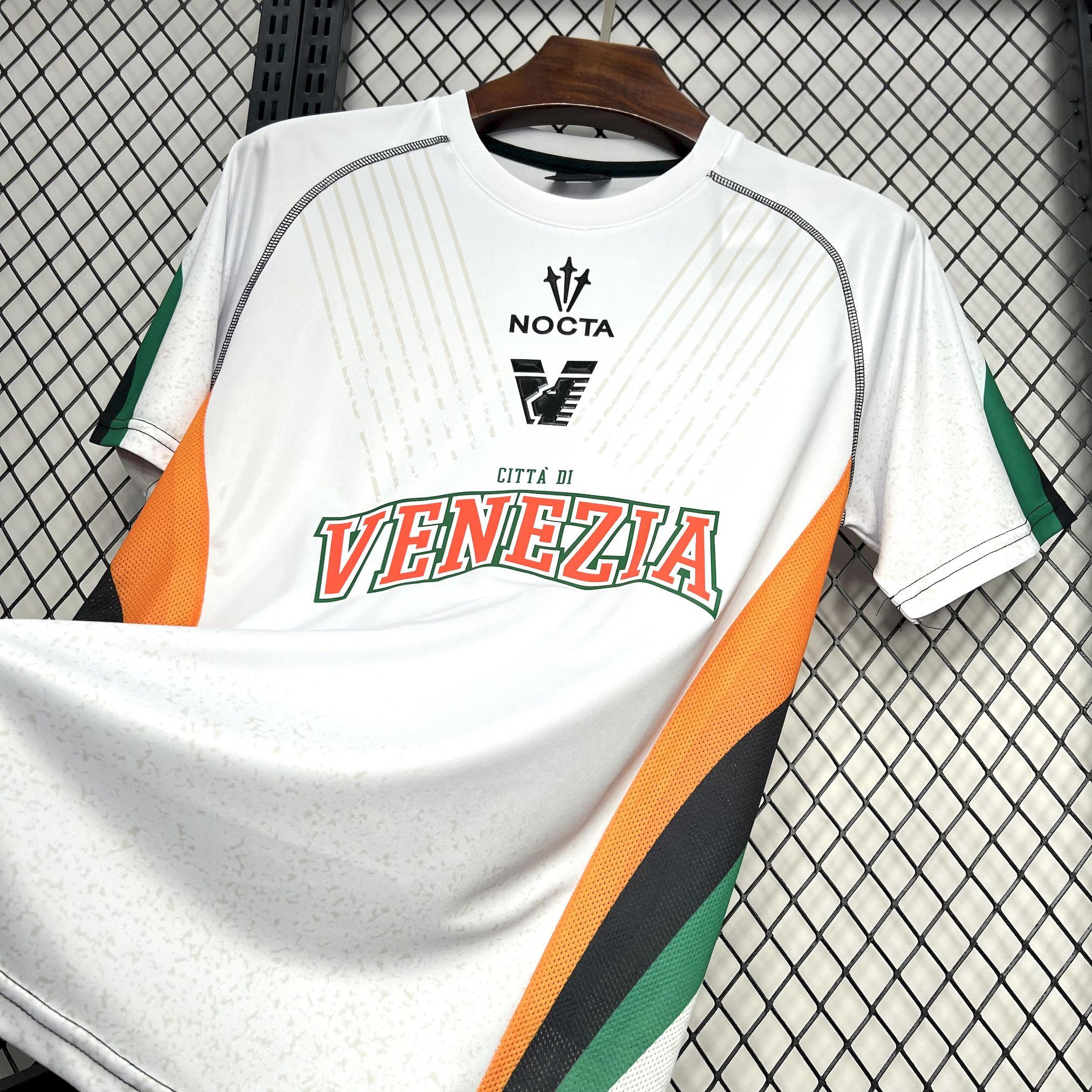 2024102318103993.jpg Mens Venezia FC 2024/25 Away Jersey - Image 4