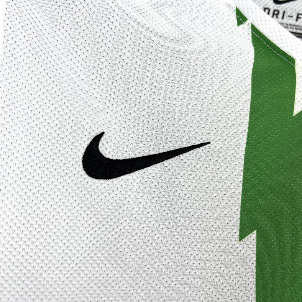 2024103014170840.jpg Retro Juventus 2010/11 Away Jersey - Image 7