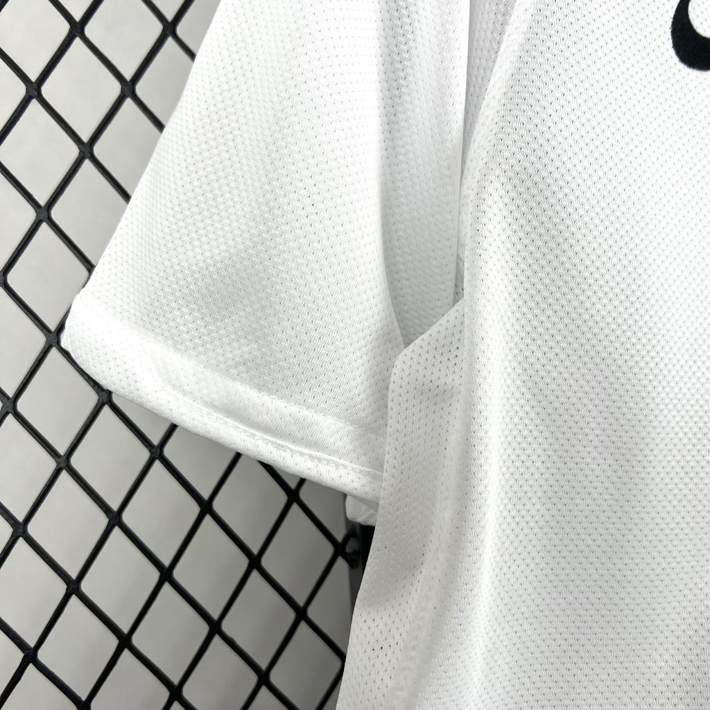 2024103014171197.jpg Retro Juventus 2010/11 Away Jersey - Image 6