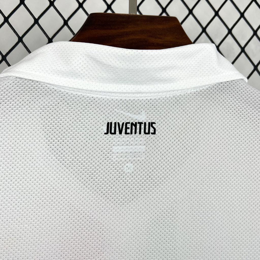 2024103014171897.jpg Retro Juventus 2010/11 Away Jersey - Image 3