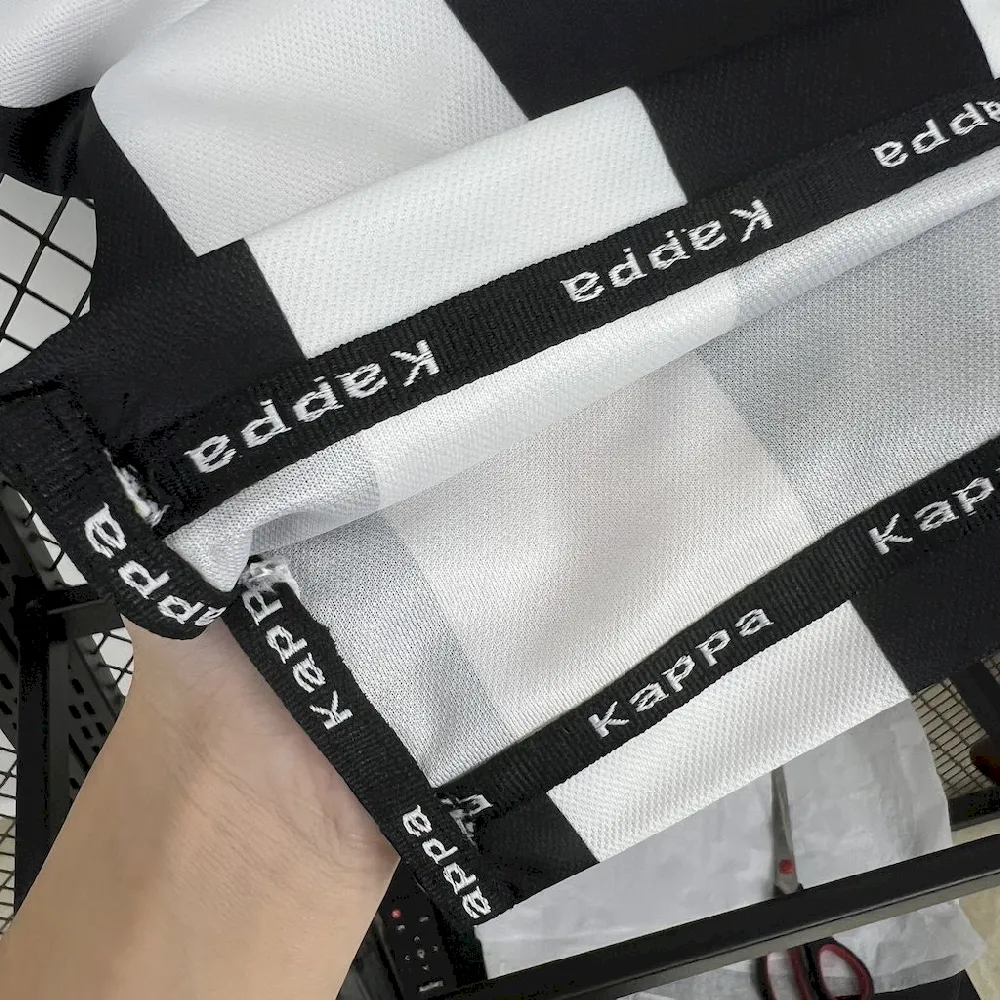 2024111012113015.webp Retro Juventus 1999/00 Home Jersey - Image 8