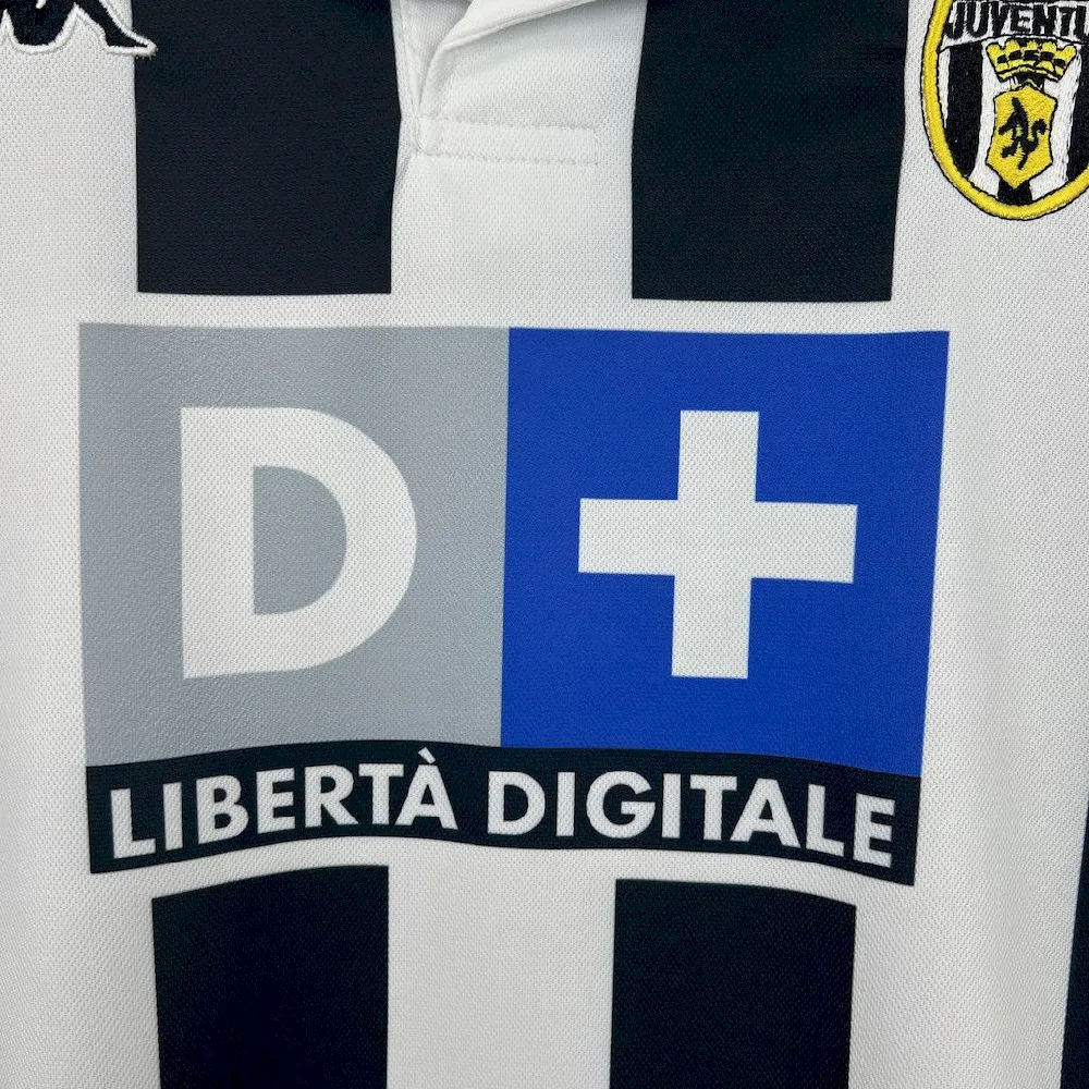 2024111012114513.webp Retro Juventus 1999/00 Home Jersey - Image 5