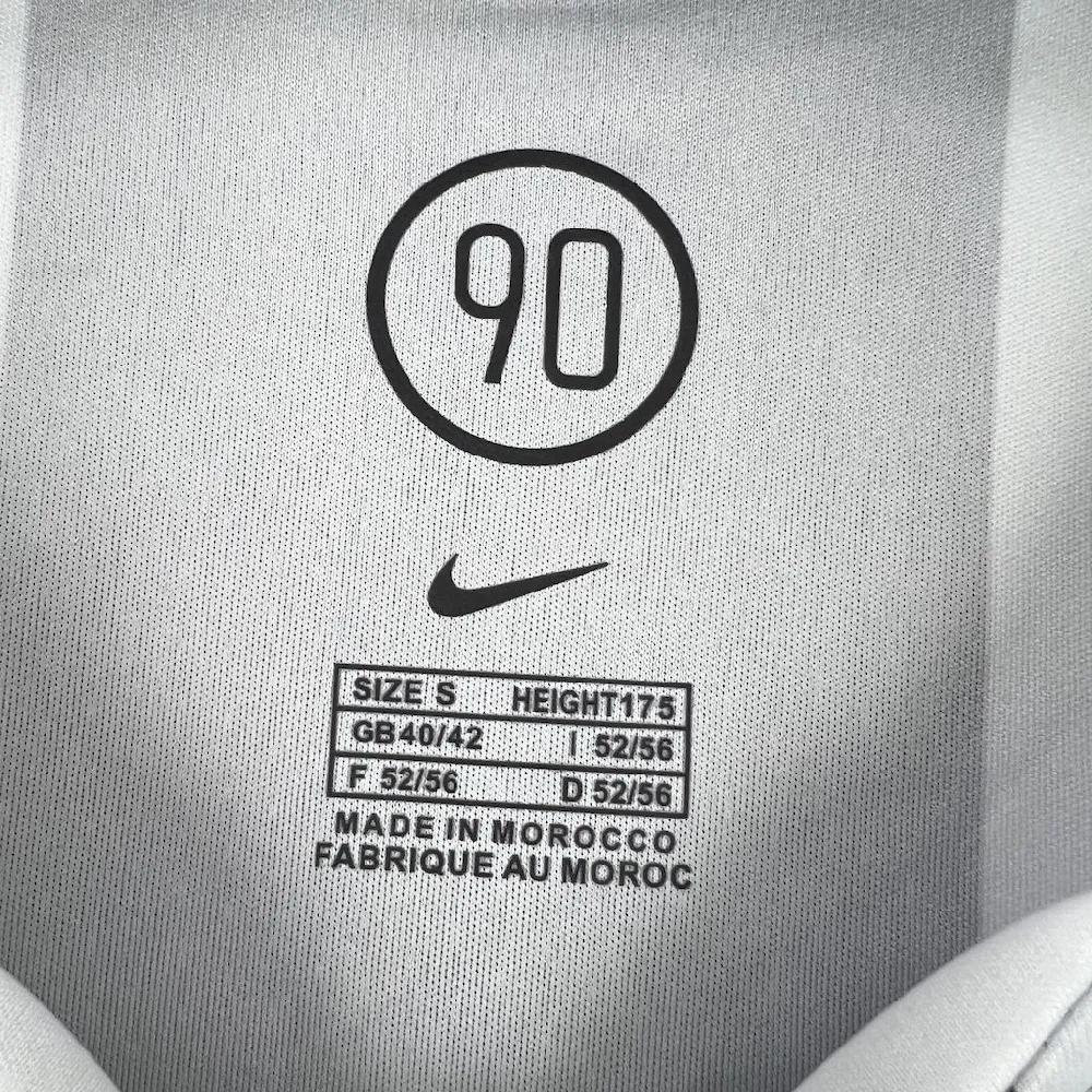 2024111012121958.webp Retro Juventus 2004/05 Home Jersey - Image 6