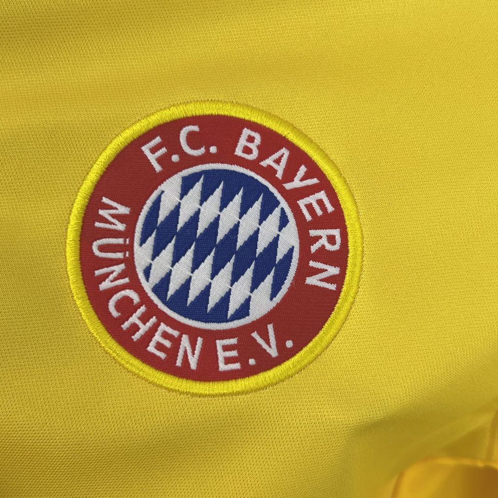 2024111019522673.jpg Retro Bayern Munich 1993/95 Away Jersey - Image 4
