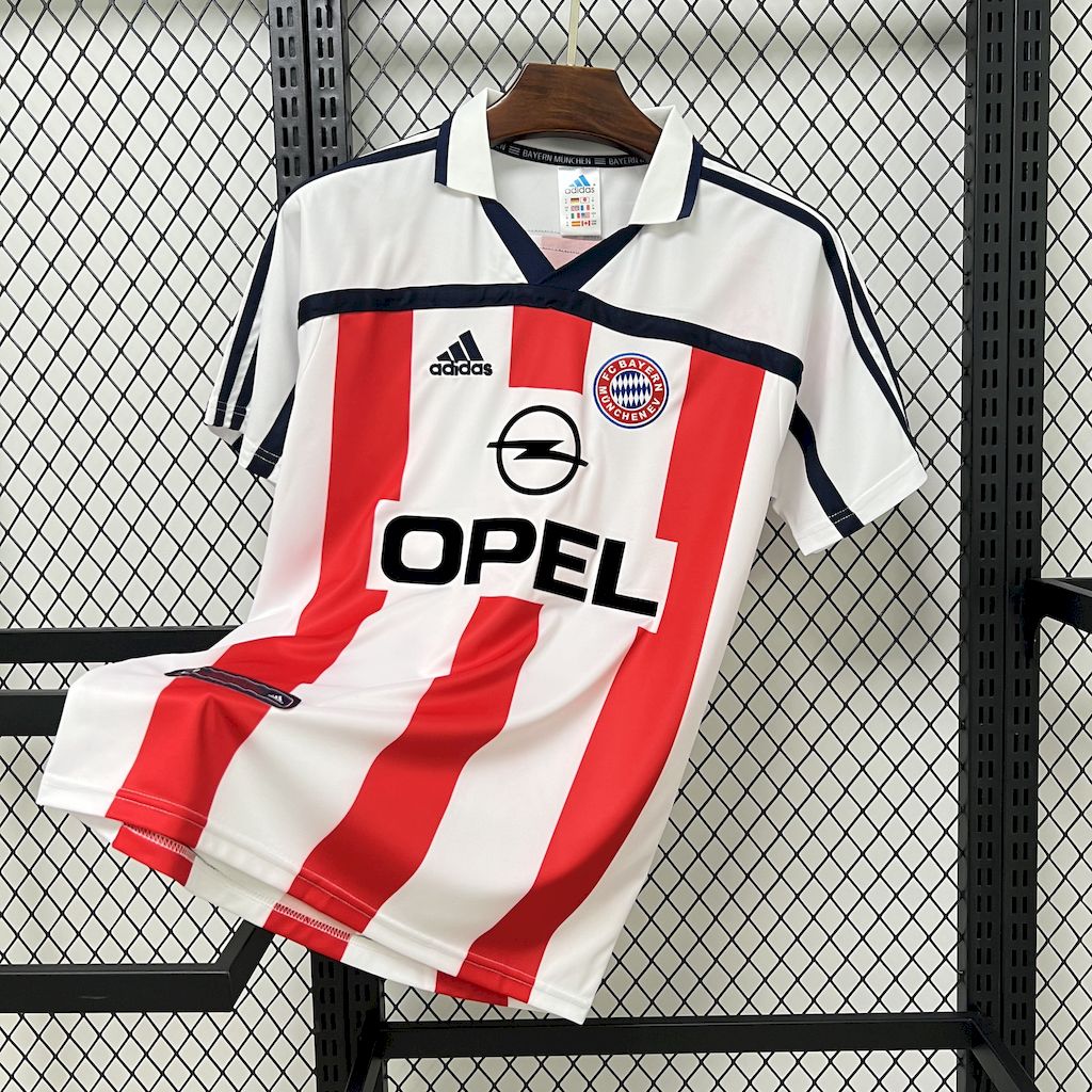 2024111019523994.jpg Retro Bayern Munich 2000/01 Away Jersey - Image 1