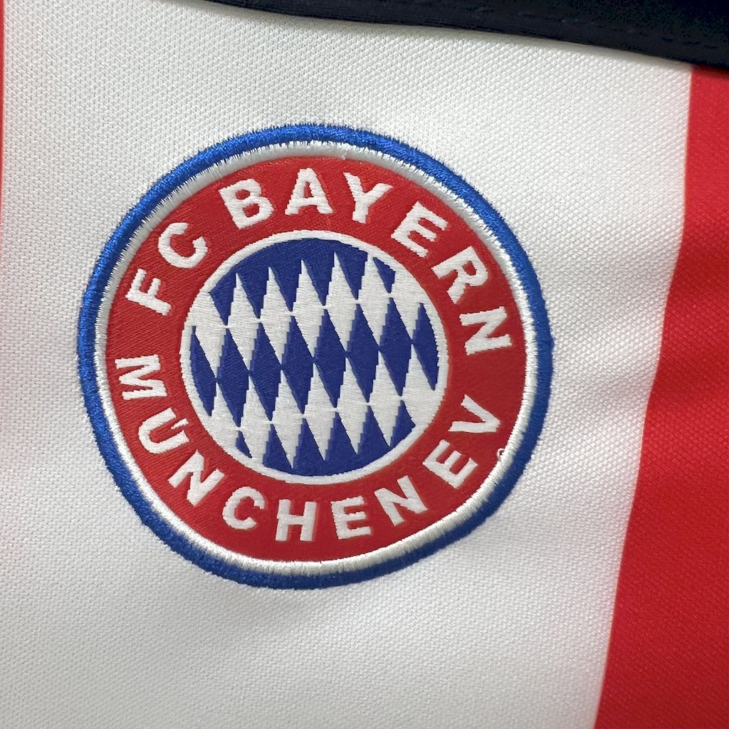 2024111019530051.jpg Retro Bayern Munich 2000/01 Away Jersey - Image 4