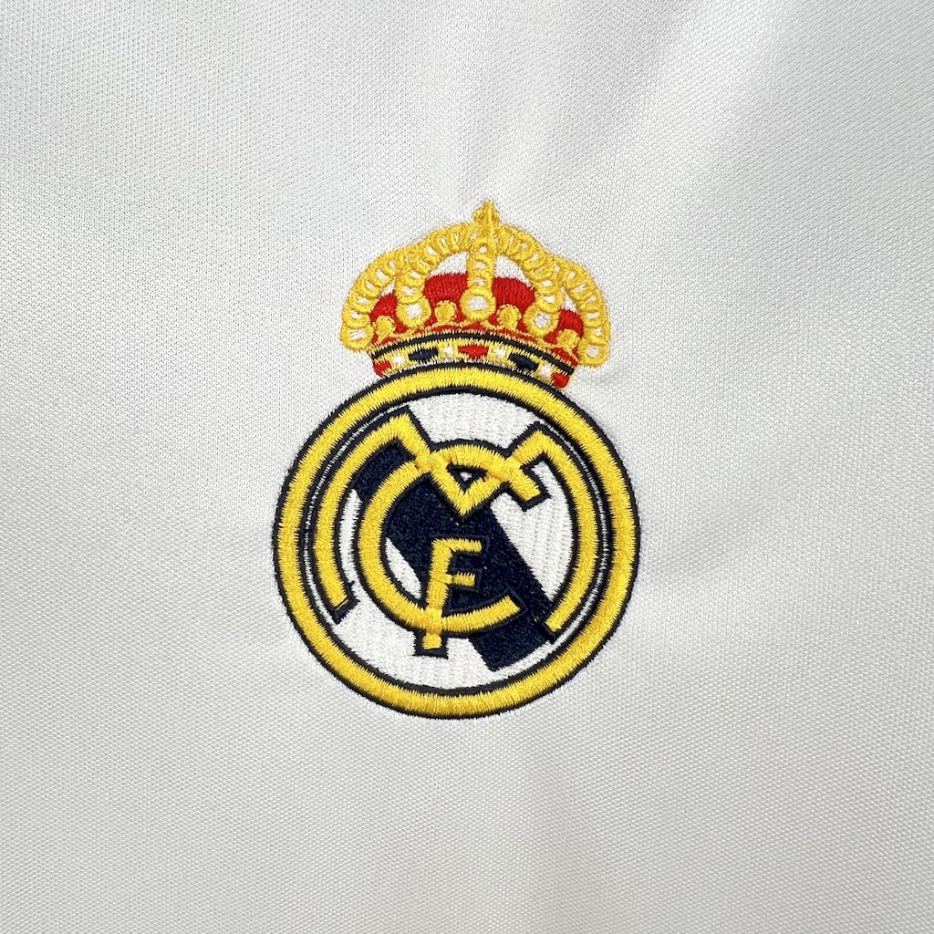 2024111207321423.jpg Retro Real Madrid 2004/05 Home Jersey - Image 6