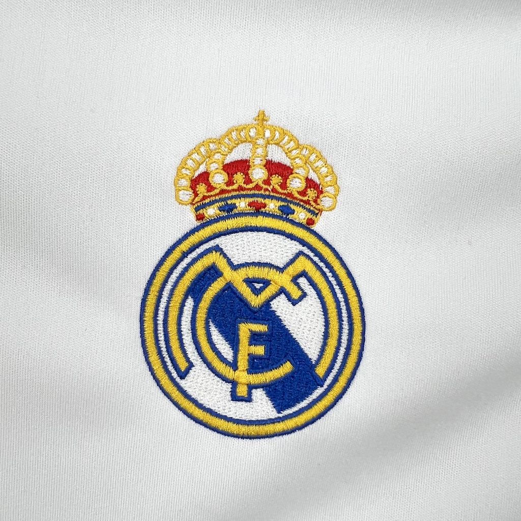 2024111207323415.jpg Retro Real Madrid 2005/06 Home Jersey - Image 8