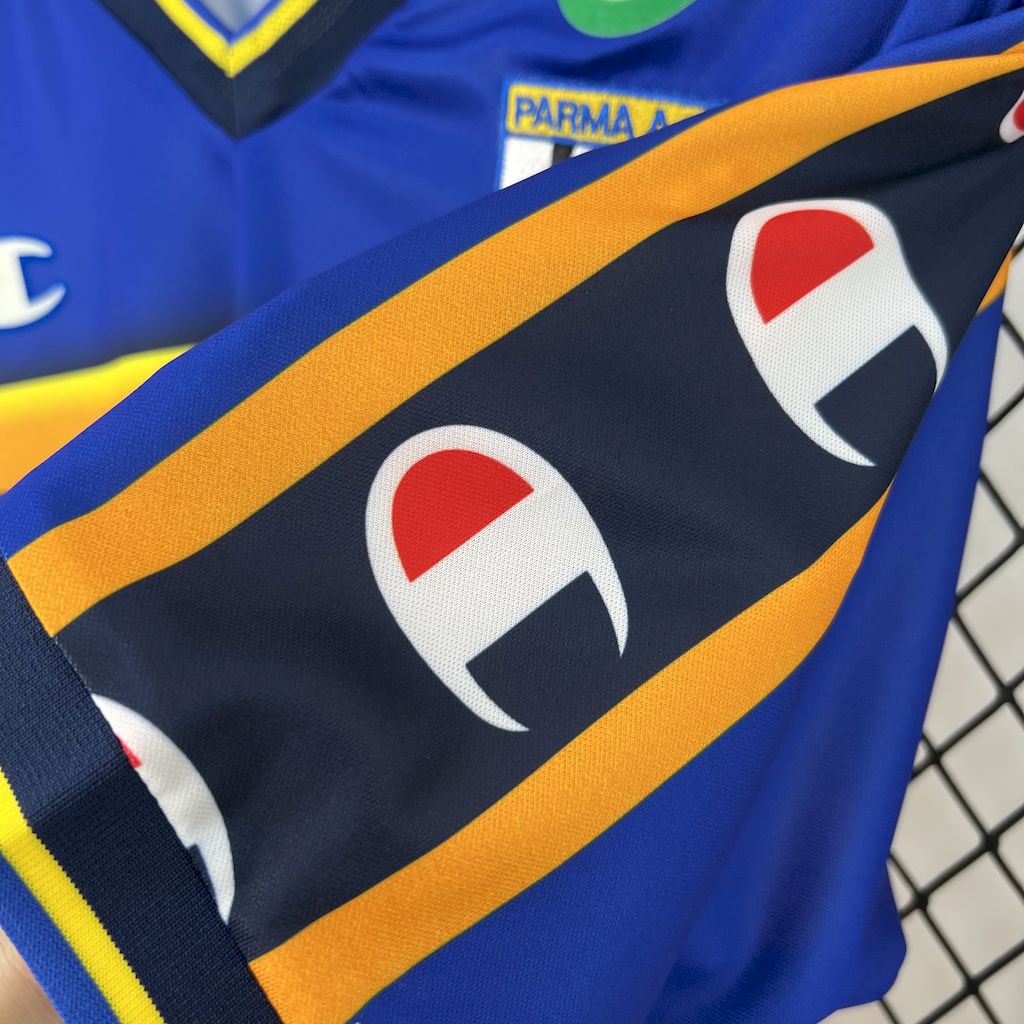 2024111213254830.jpg Retro Parma Calcio 2002/03 Home Jersey - Image 3