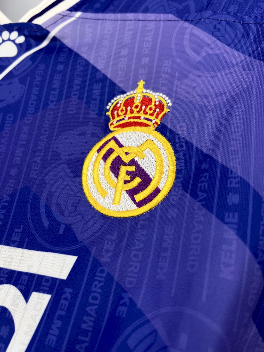 2024111213263212.jpg Retro Real Madrid 1996/97 Away Jersey - Image 5