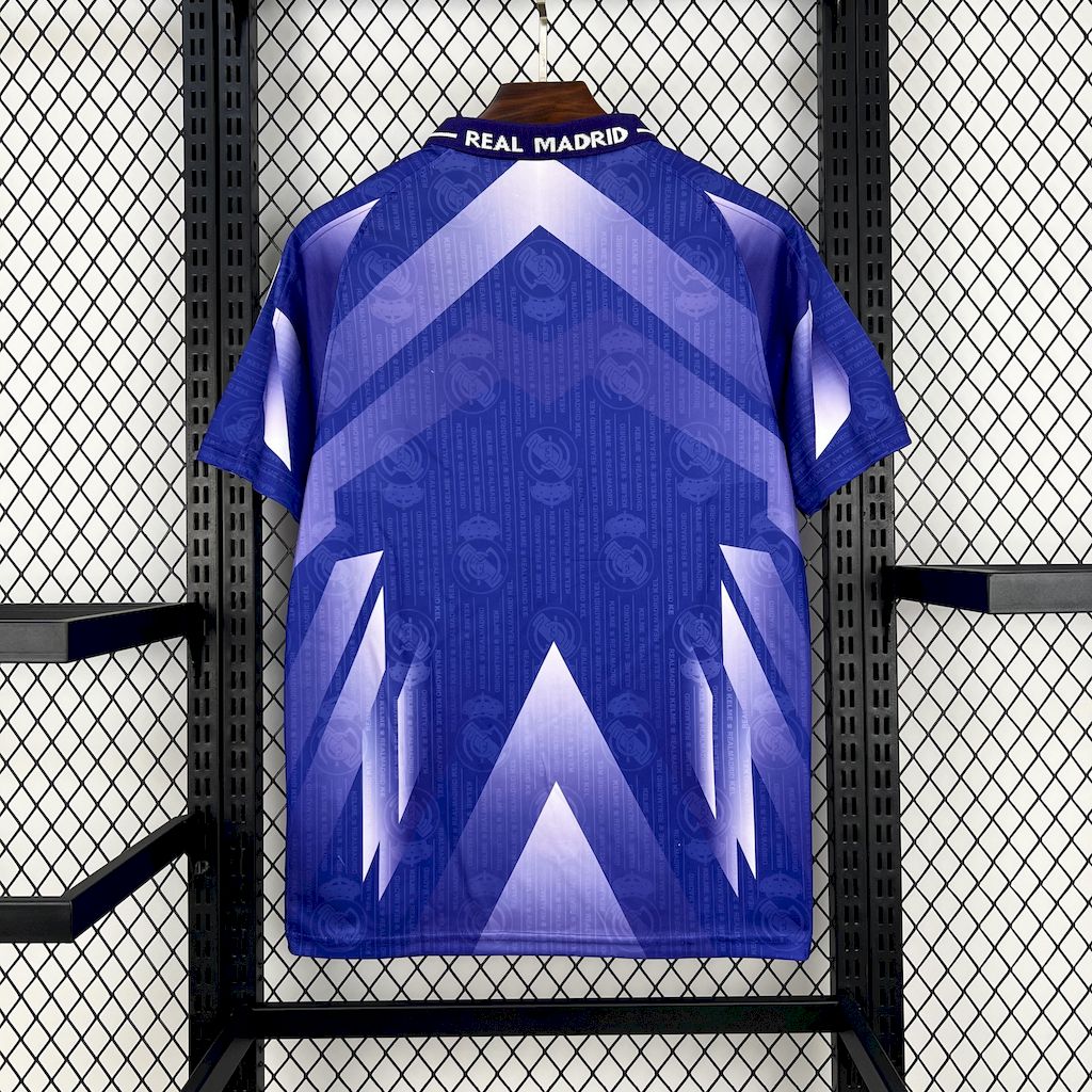 2024111213263966.jpg Retro Real Madrid 1996/97 Away Jersey - Image 2