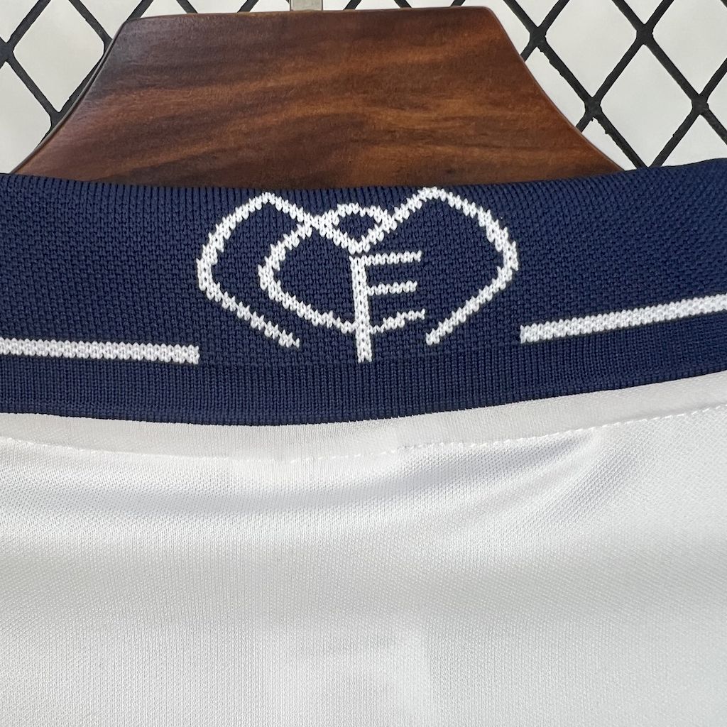 2024111213271184.jpg Retro Real Madrid 2000/01 Home Jersey - Image 3