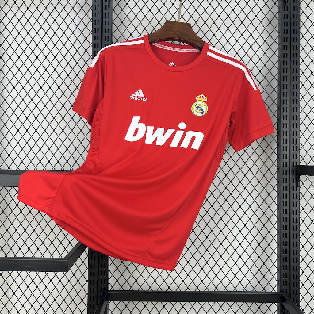 2024111213281012.jpg Retro Real Madrid 2011/12 Third Jersey - Image 1