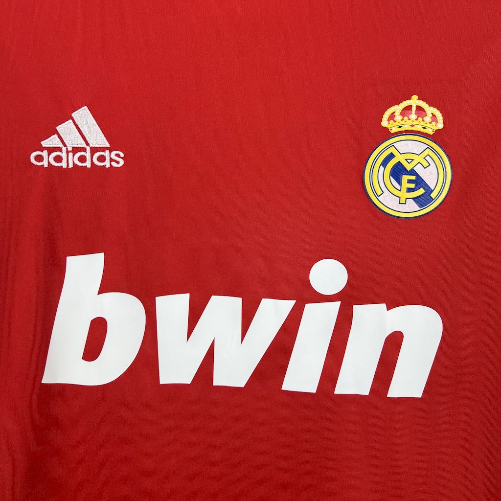 2024111213281683.jpg Retro Real Madrid 2011/12 Third Jersey - Image 6