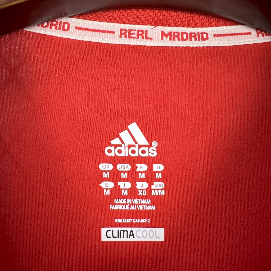 2024111213281945.jpg Retro Real Madrid 2011/12 Third Jersey - Image 5