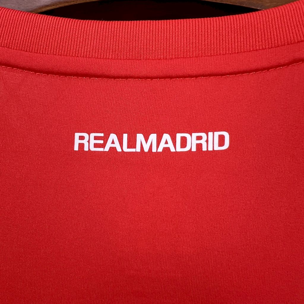 2024111213282593.jpg Retro Real Madrid 2011/12 Third Jersey - Image 4