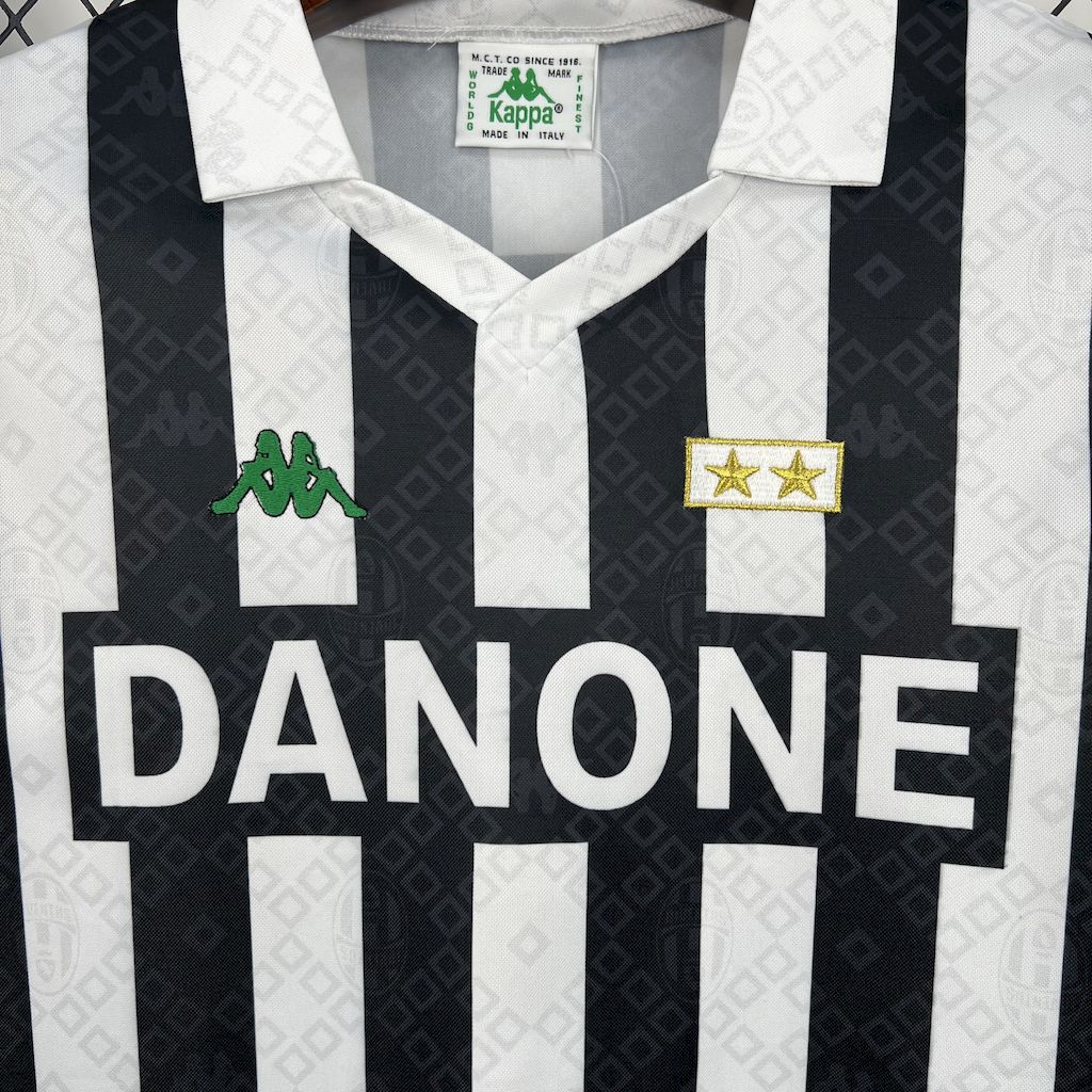 202411121335135.jpg Retro Juventus 1992/94 Home Jersey - Image 5