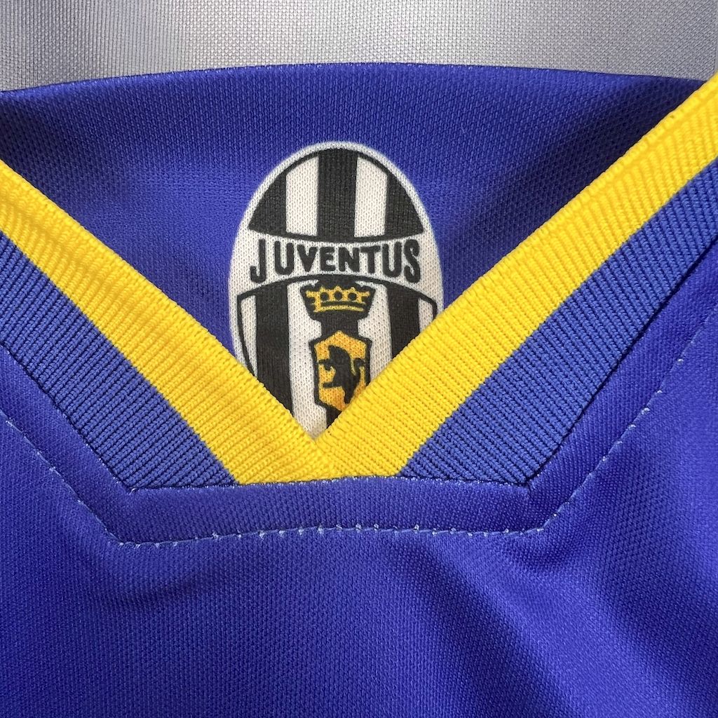 2024111213354066.jpg Retro Juventus 1995/96 Away Jersey - Image 5