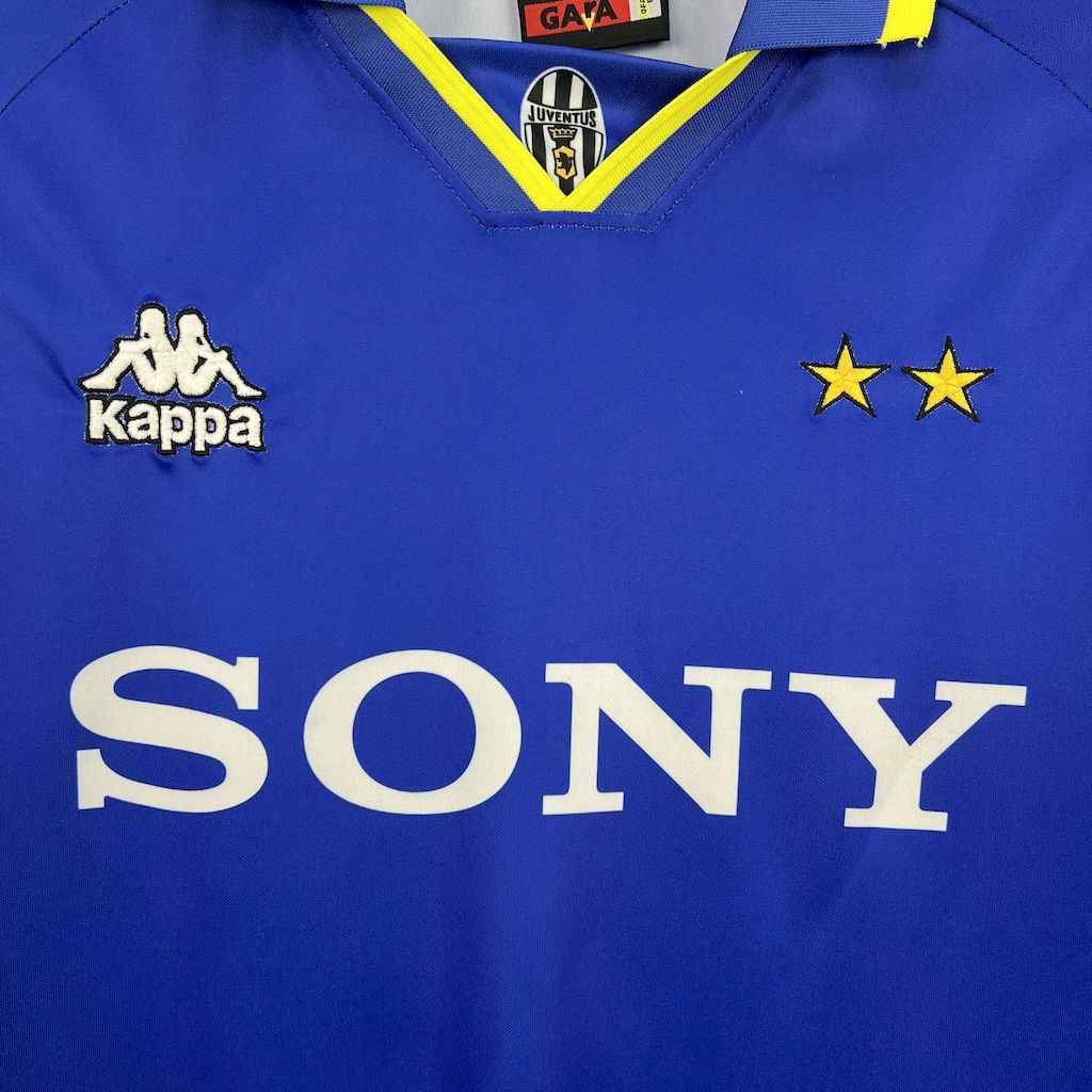 2024111213363618.jpg Retro Juventus 1996/97 Away Jersey - Image 5