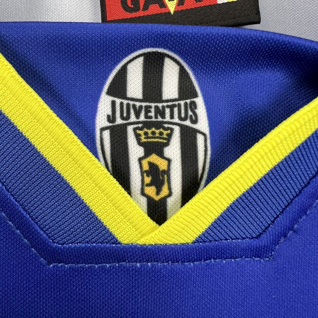 2024111213363946.jpg Retro Juventus 1996/97 Away Jersey - Image 4