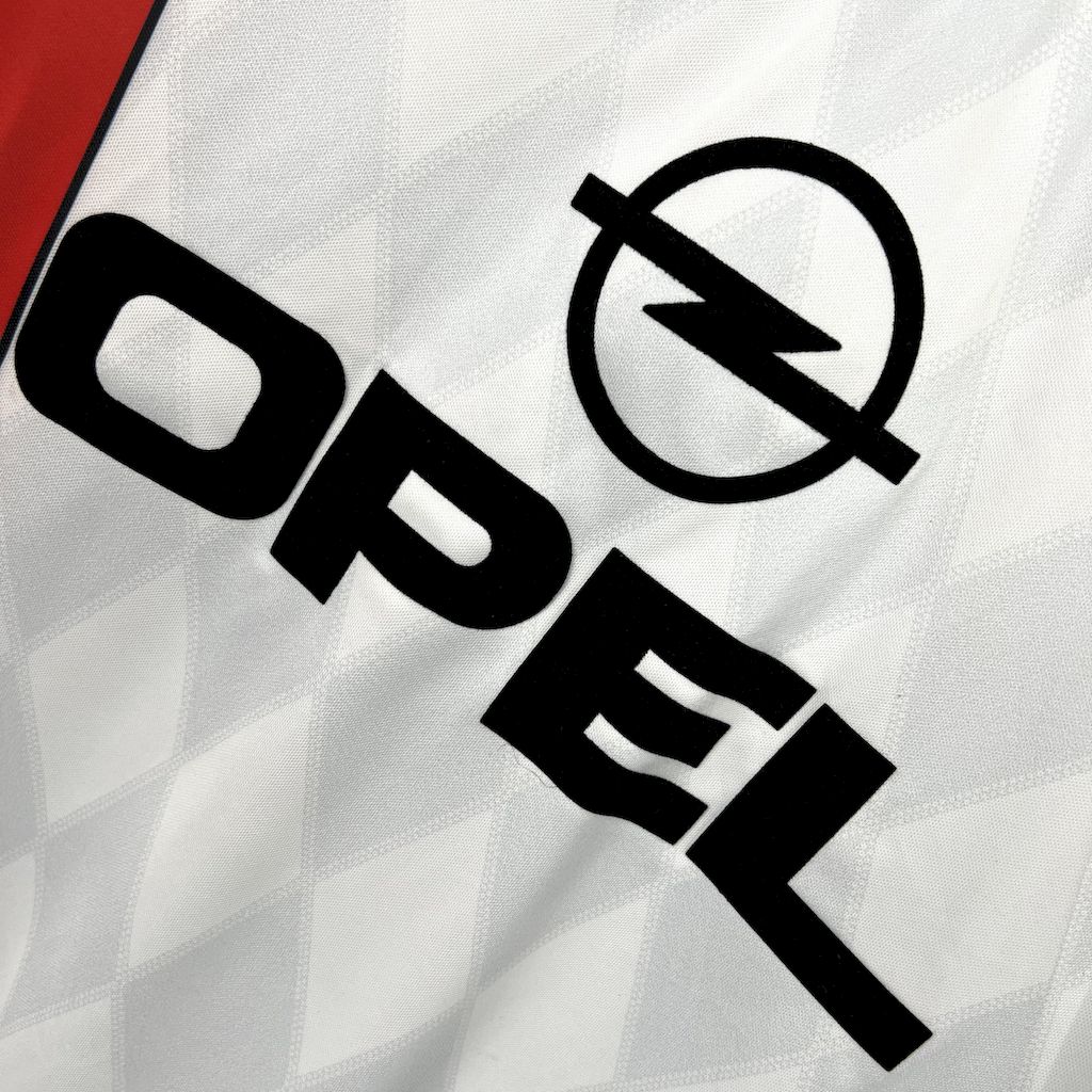 2024111612555587.jpg Retro Bayern Munich 1995/96 Away Jersey - Image 5