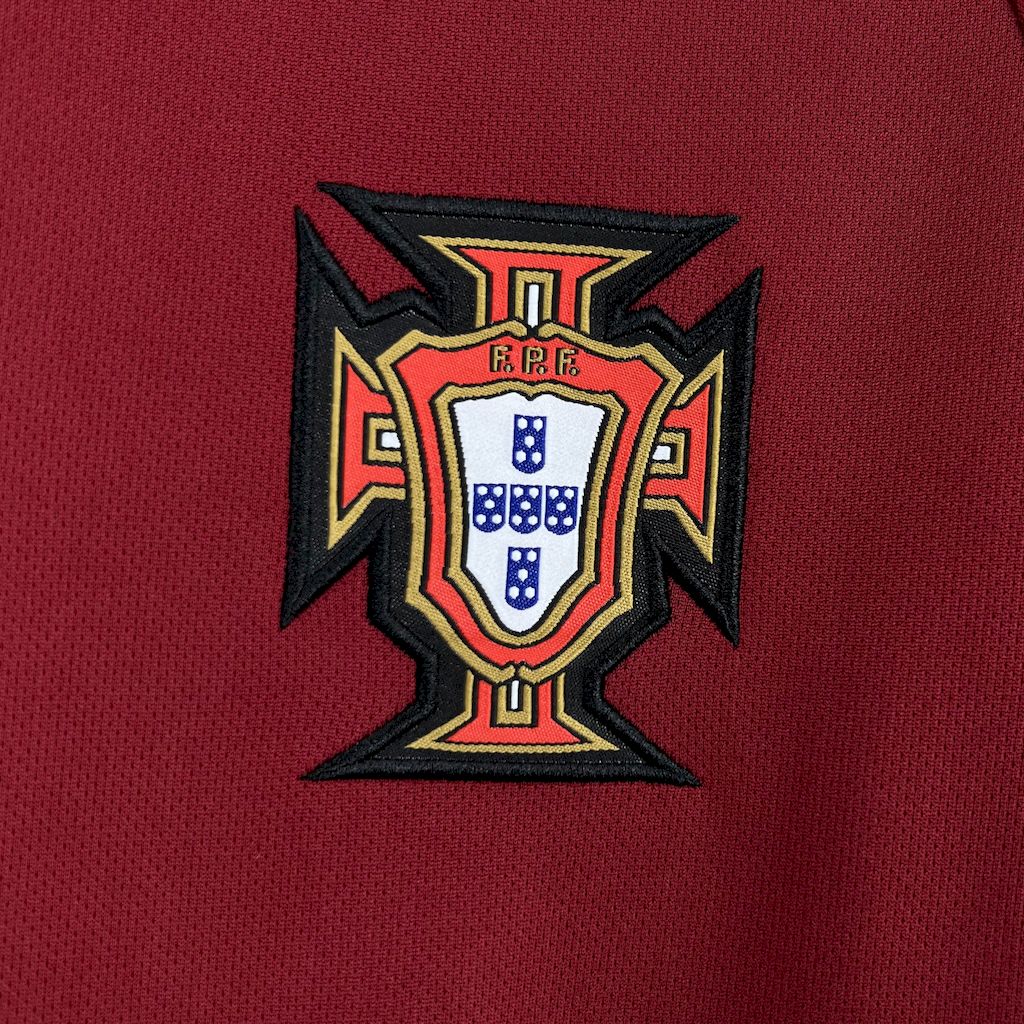 202411161307068.jpg Retro Portugal 2006 Home Jersey - Image 4