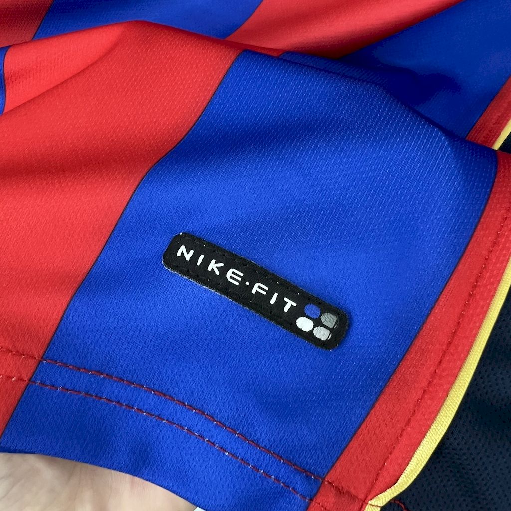 2024111616405240.jpg Retro Barcelona 2001/02 Home Jersey - Image 5
