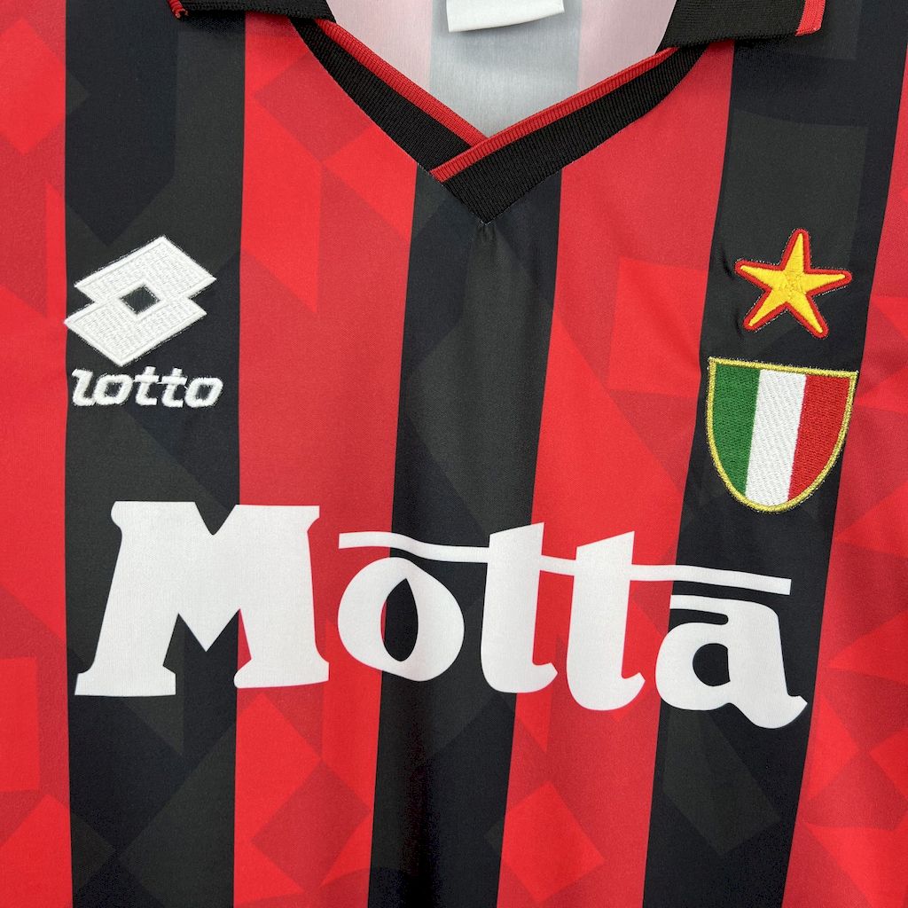 202411171128132.jpg Retro AC Milan 1995/96 Home Jersey - Image 4
