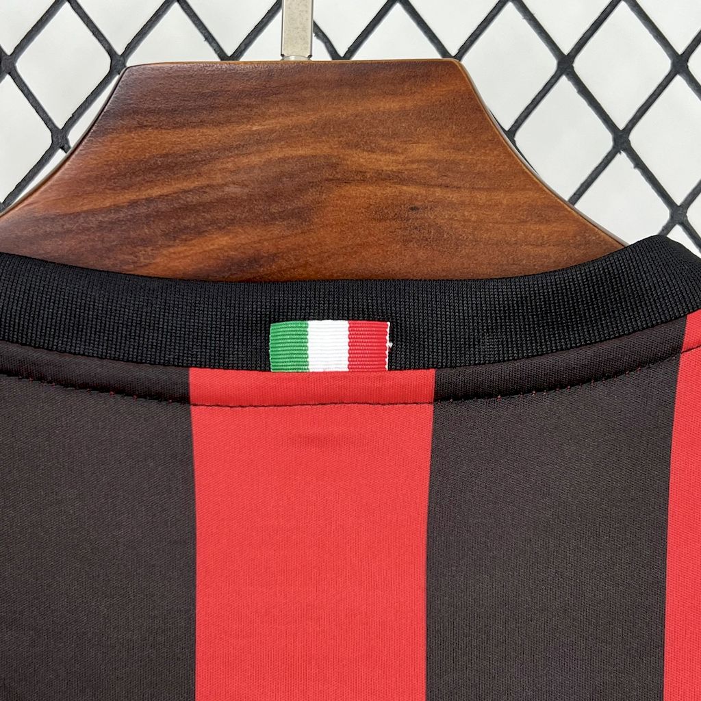 2024111711292840.jpg Retro AC Milan 2017/18 Home Jersey - Image 4