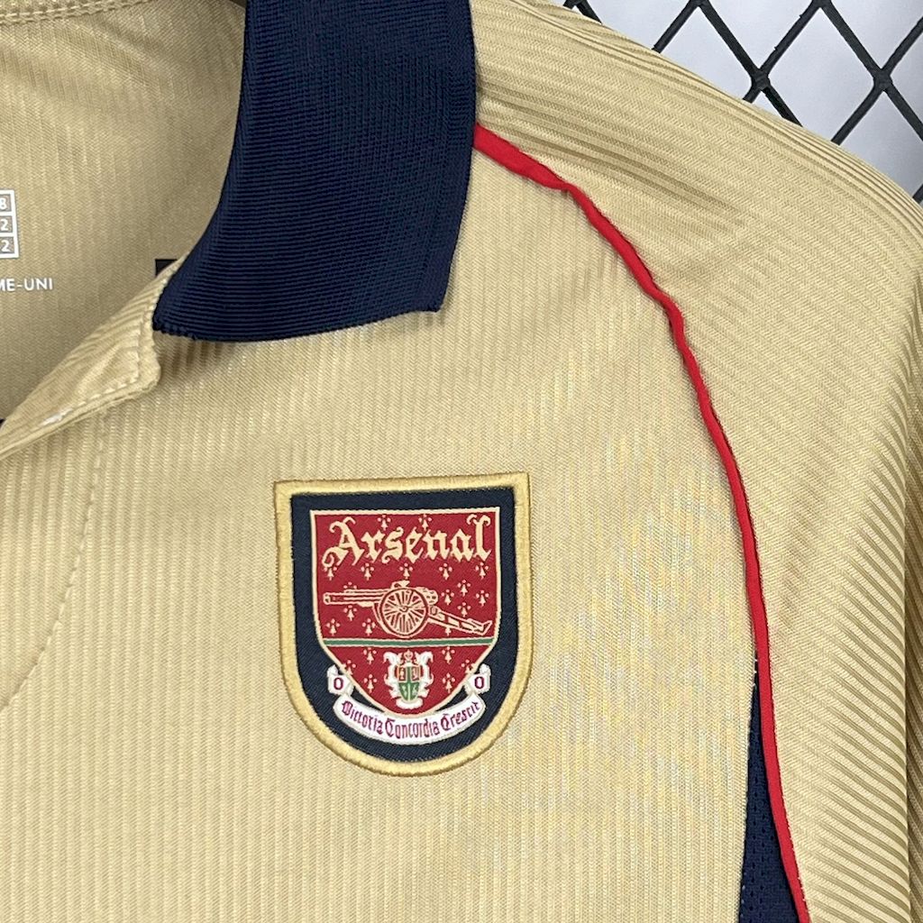 2024111711295415.jpg Retro Arsenal 2001/02 Away Jersey - Image 6