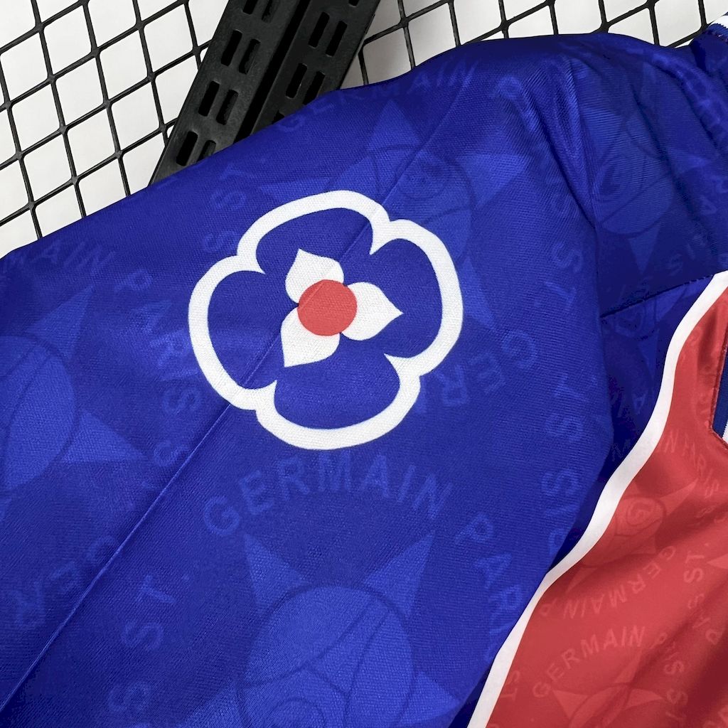 202411171135438.jpg Retro Paris Saint-Germain 1994/95 Home Jersey - Image 4