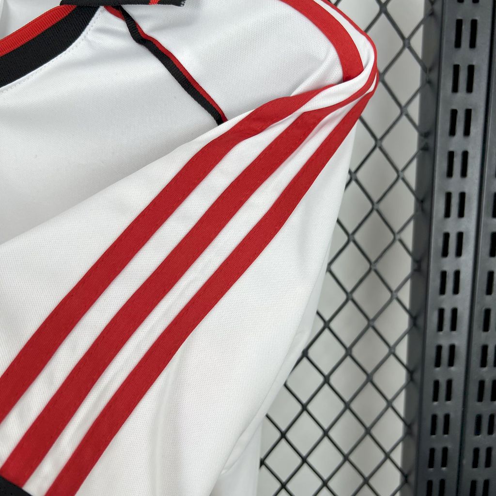 2024111711383162.jpg Retro River Plate 2000/01 Home Jersey - Image 3