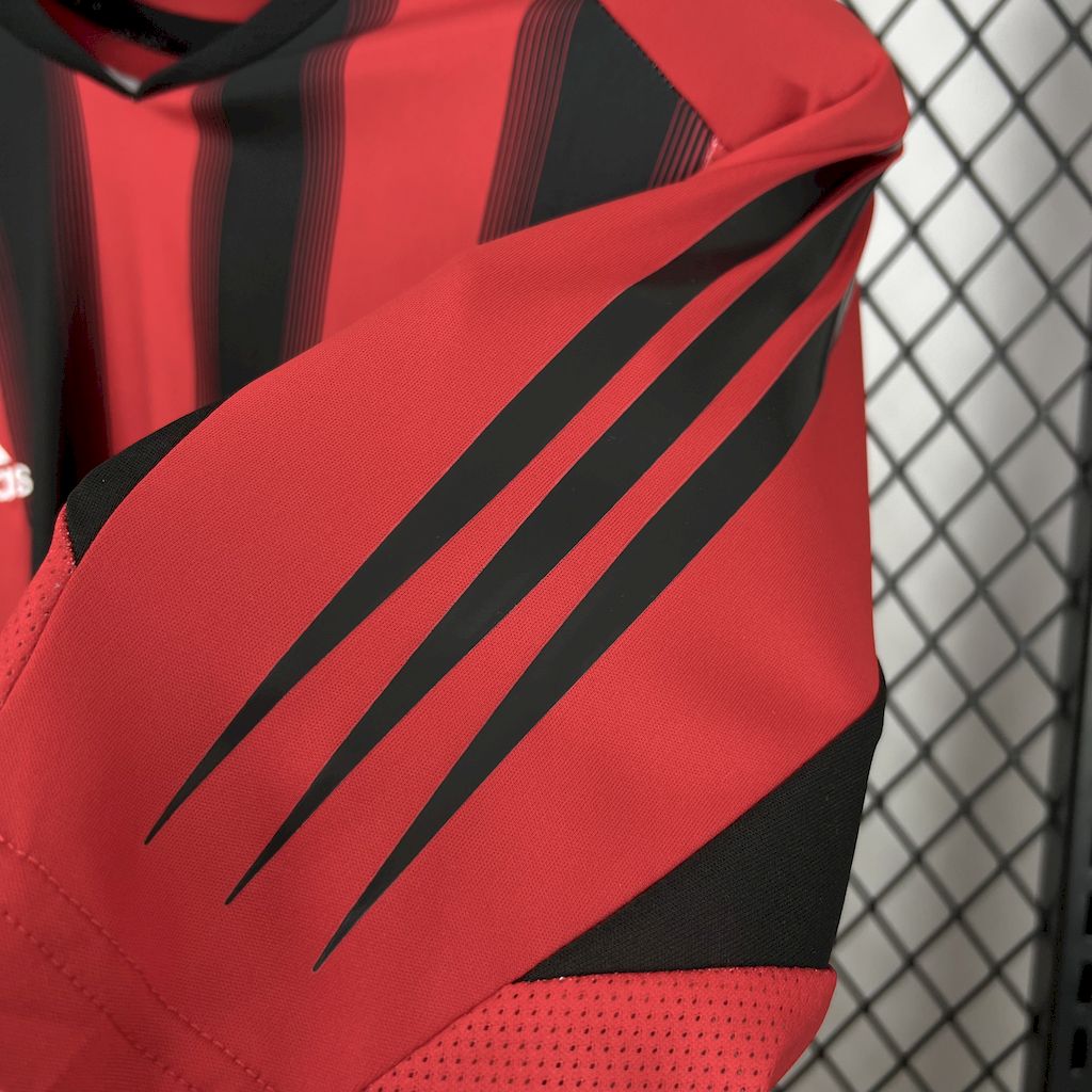 2024112220221266.jpg Retro AC Milan 2004/05 Home Jersey - Image 3