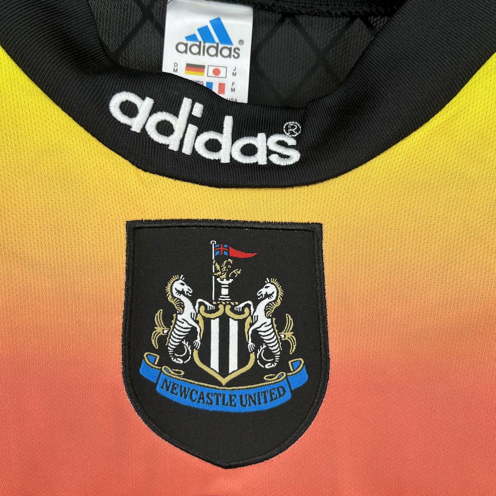 2024112220481527.jpg Retro Newcastle United 1996/97 Goalkeeper Long Sleeve Jersey - Image 6