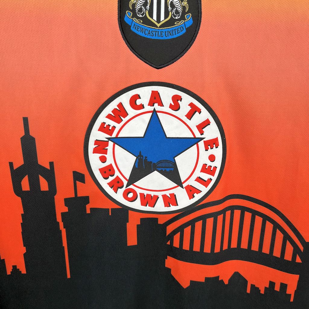 2024112220481781.jpg Retro Newcastle United 1996/97 Goalkeeper Long Sleeve Jersey - Image 5