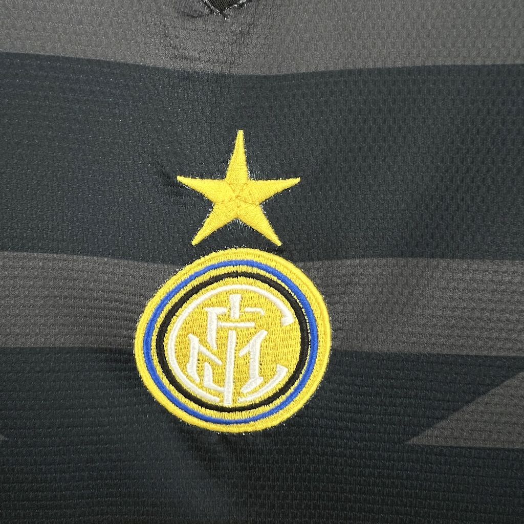 2024112415365410.jpg Retro Inter Milan 1997/98 Third Jersey - Image 4