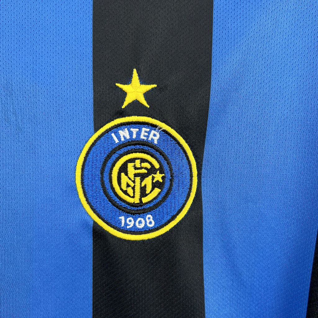 2024112415383972.jpg Retro Inter Milan 2002/04 Home Jersey - Image 5