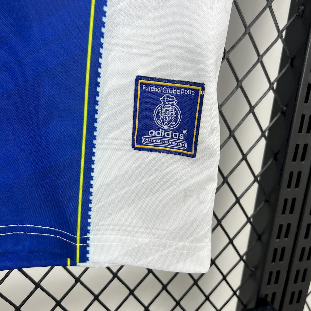 2024112509373722.jpg Retro FC Porto 1995/97 Home Jersey - Image 3