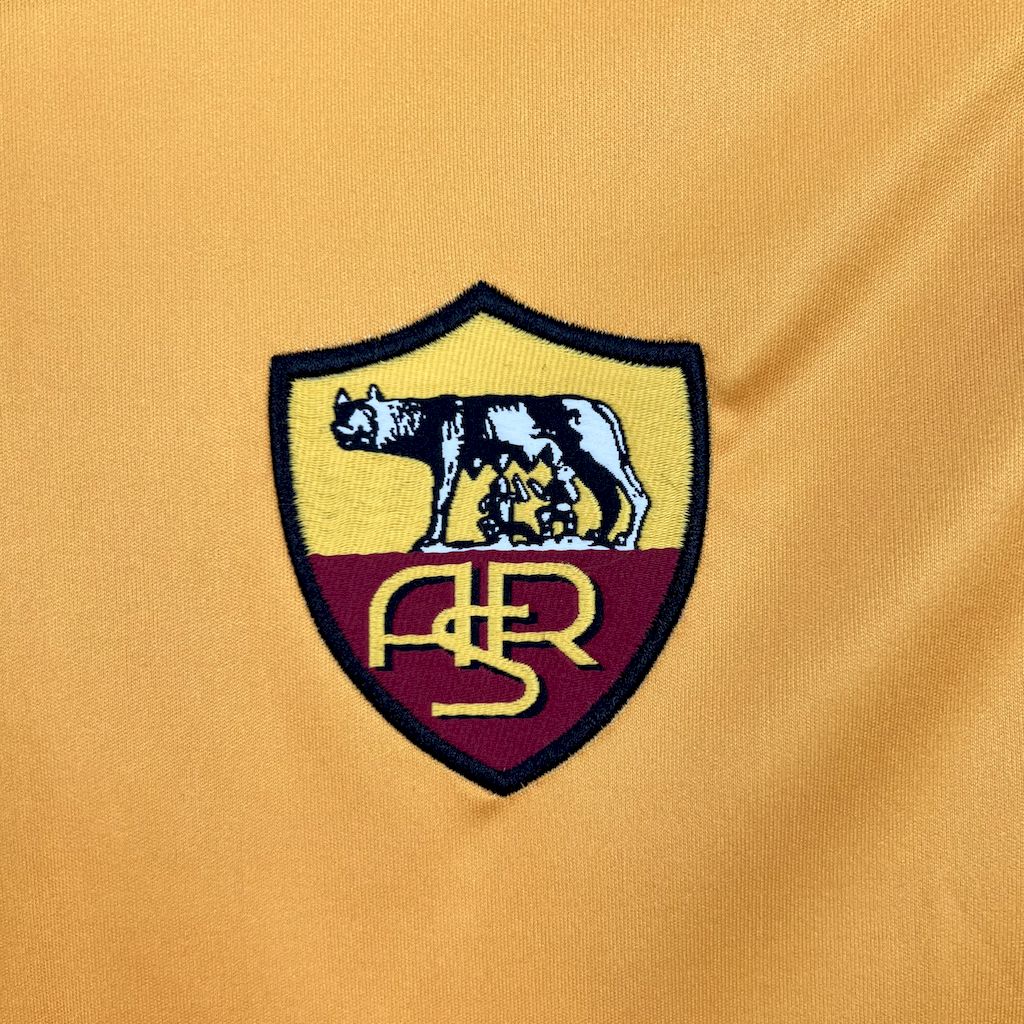 2024112514022511.jpg Retro AS Roma 2001/02 Home Jersey - Image 6