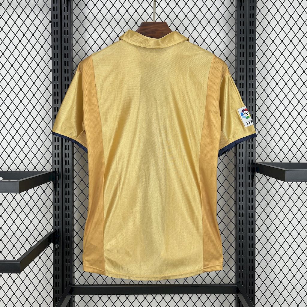 2024112514033015.jpg Retro Barcelona 2001/02 Away Jersey - Image 2