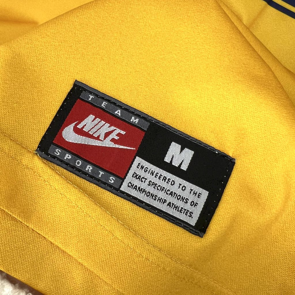 2024112514204186.jpg Retro Arsenal 1997/99 Away Jersey - Image 8